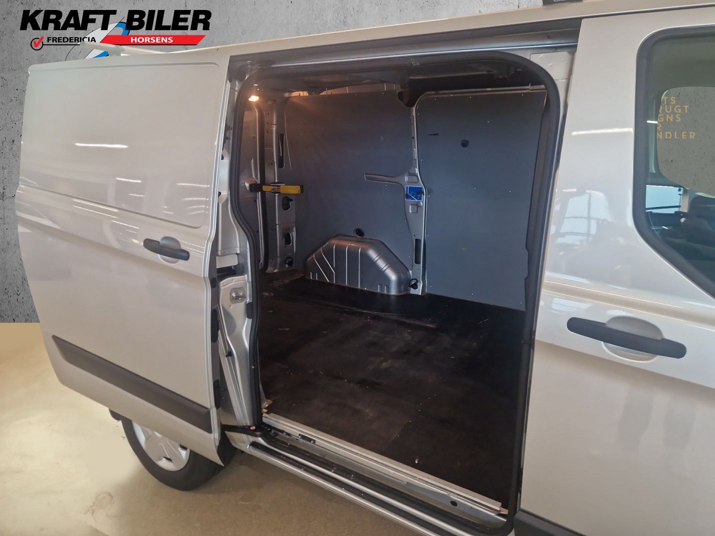 flexleasing-ford-transit-custom-280s-20-tdci-130-trend-findleasing