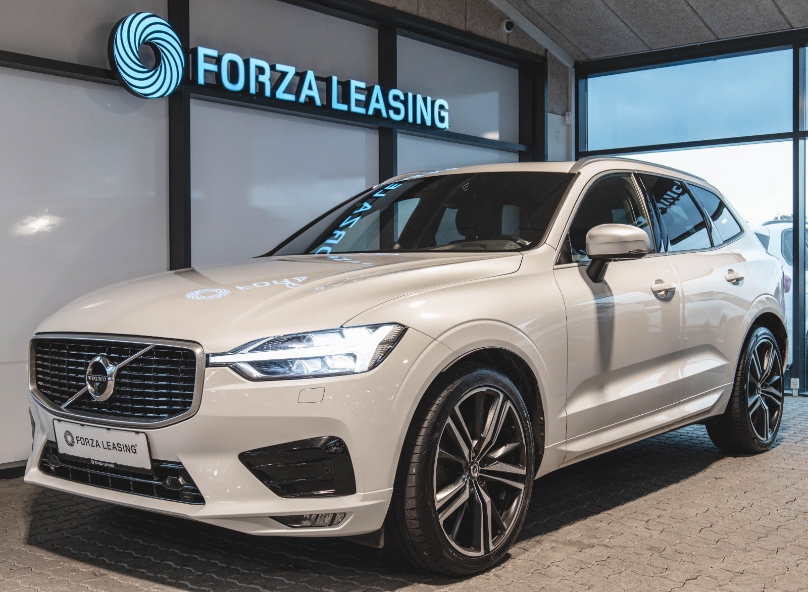 flexleasing-volvo-xc60-20-d5-235-r-design-aut-awd-5d-findleasing