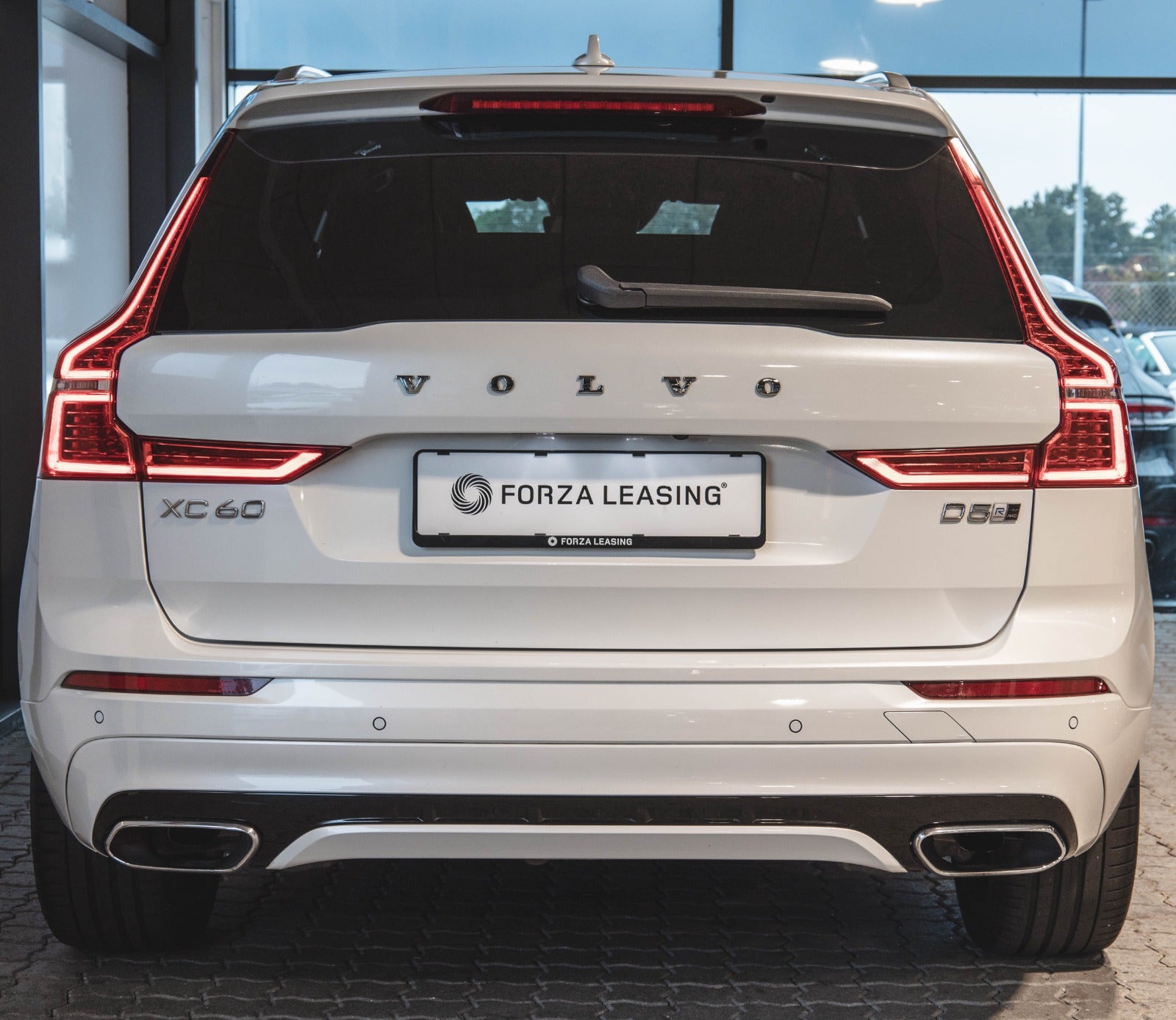 flexleasing-volvo-xc60-20-d5-235-r-design-aut-awd-5d-findleasing