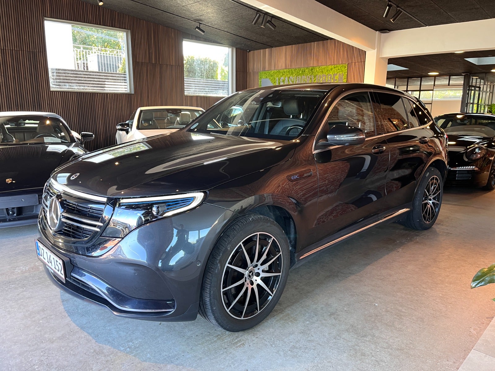 flexleasing-mercedes-eqc400-amg-line-4matic-5d-findleasing