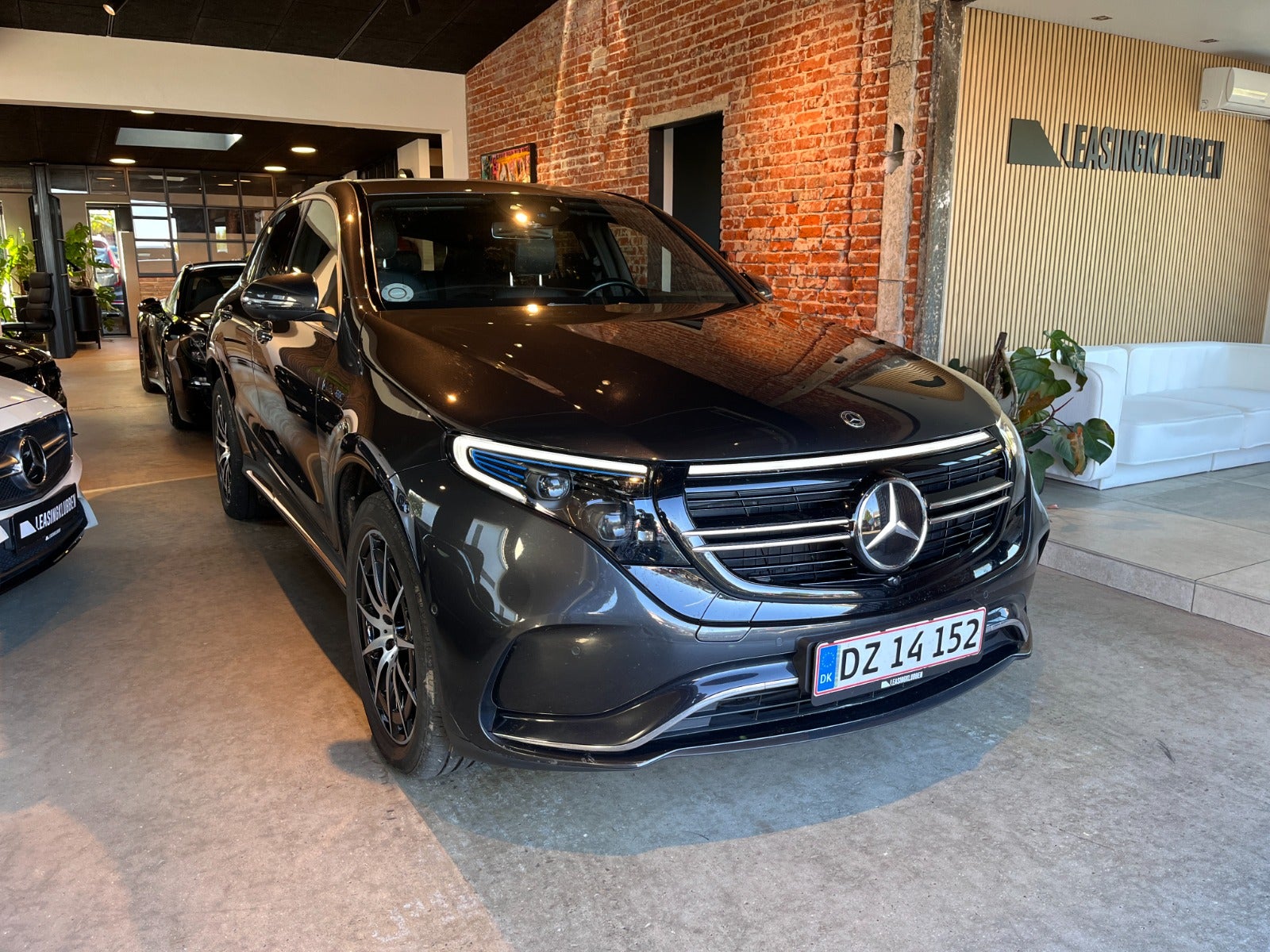 flexleasing-mercedes-eqc400-amg-line-4matic-5d-findleasing