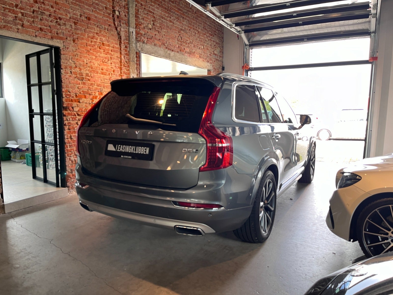 flexleasing-volvo-xc90-20-d5-235-inscription-aut-awd-7prs-5d-findleasing