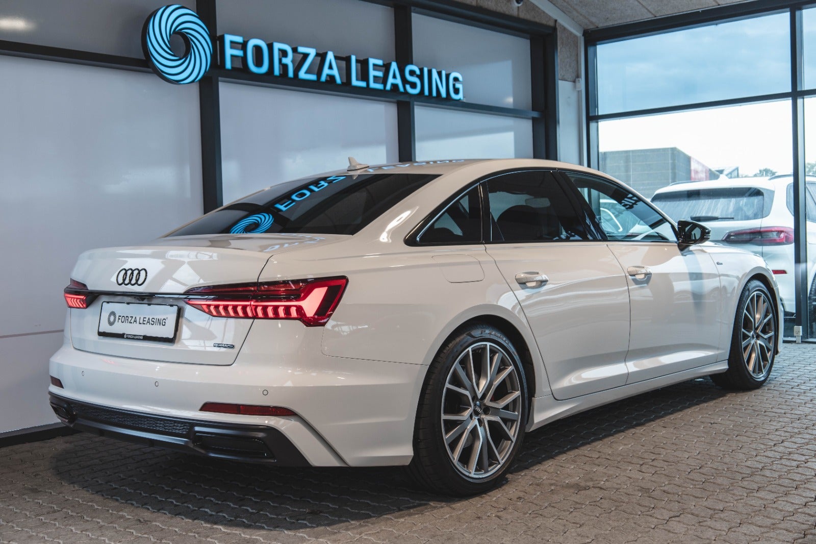 flexleasing-audi-a6-55-tfsi-e-s-line-quattro-s-tr-4d-findleasing