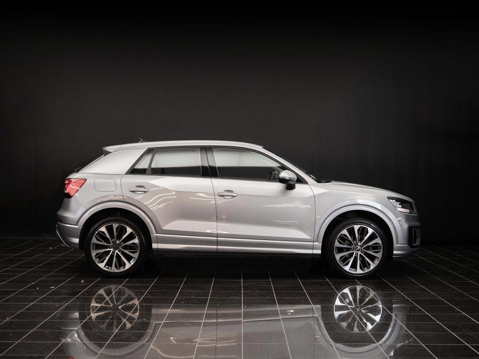 flexleasing-audi-q2-30-tfsi-sport-prestige-5d-findleasing