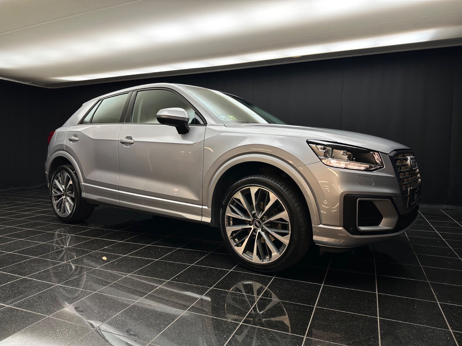 flexleasing-audi-q2-30-tfsi-sport-prestige-5d-findleasing