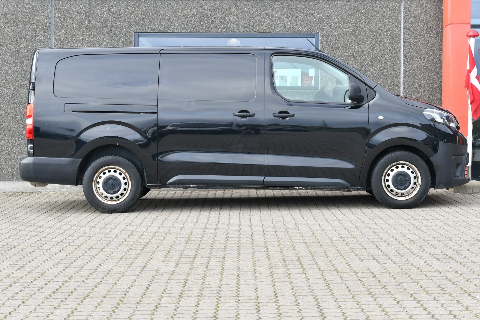 flexleasing-toyota-4-runner-proace-20-d-120-long-comfort-4d-findleasing