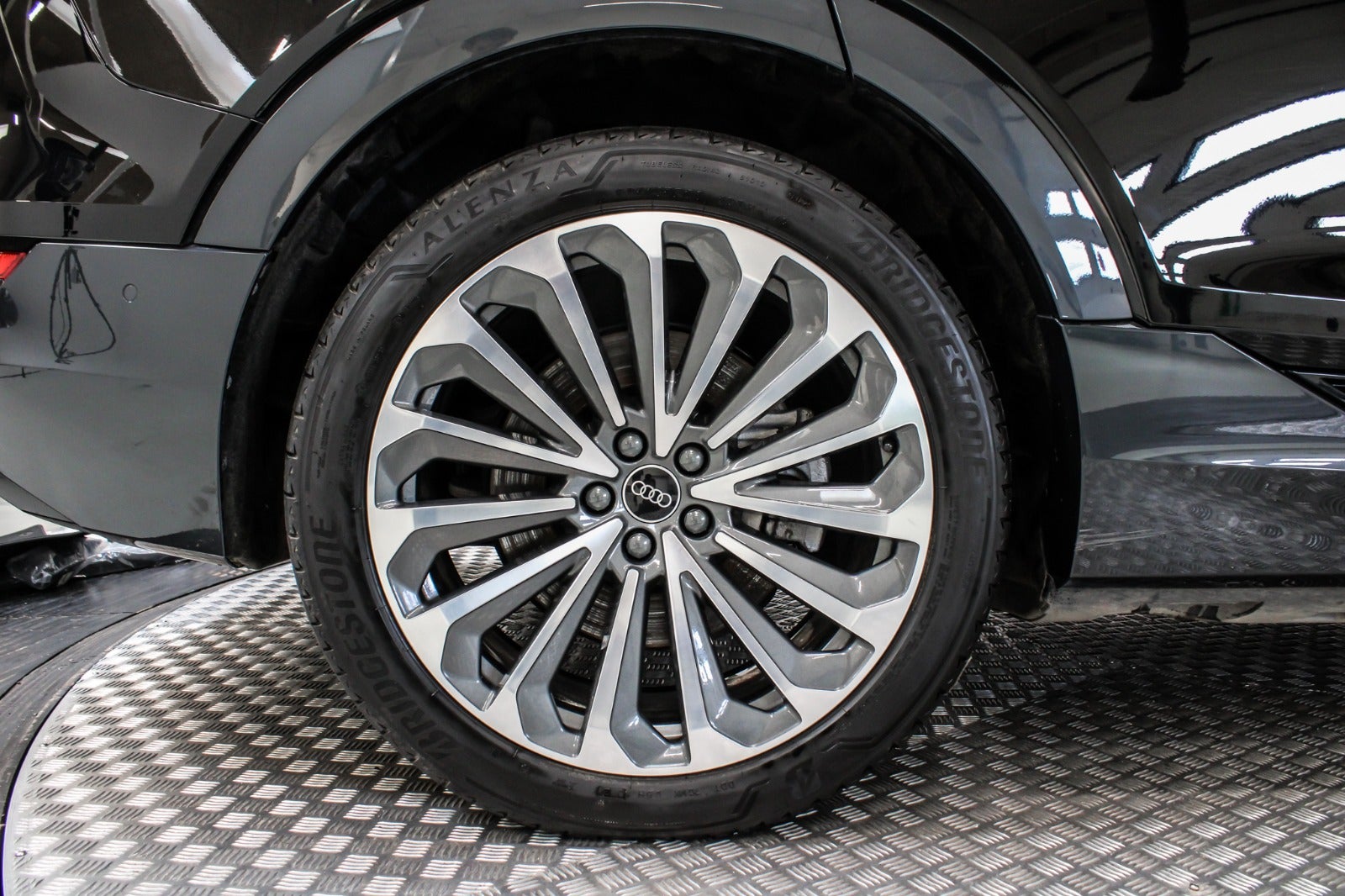 flexleasing-audi-e-tron-55-s-line-quattro-5d-findleasing