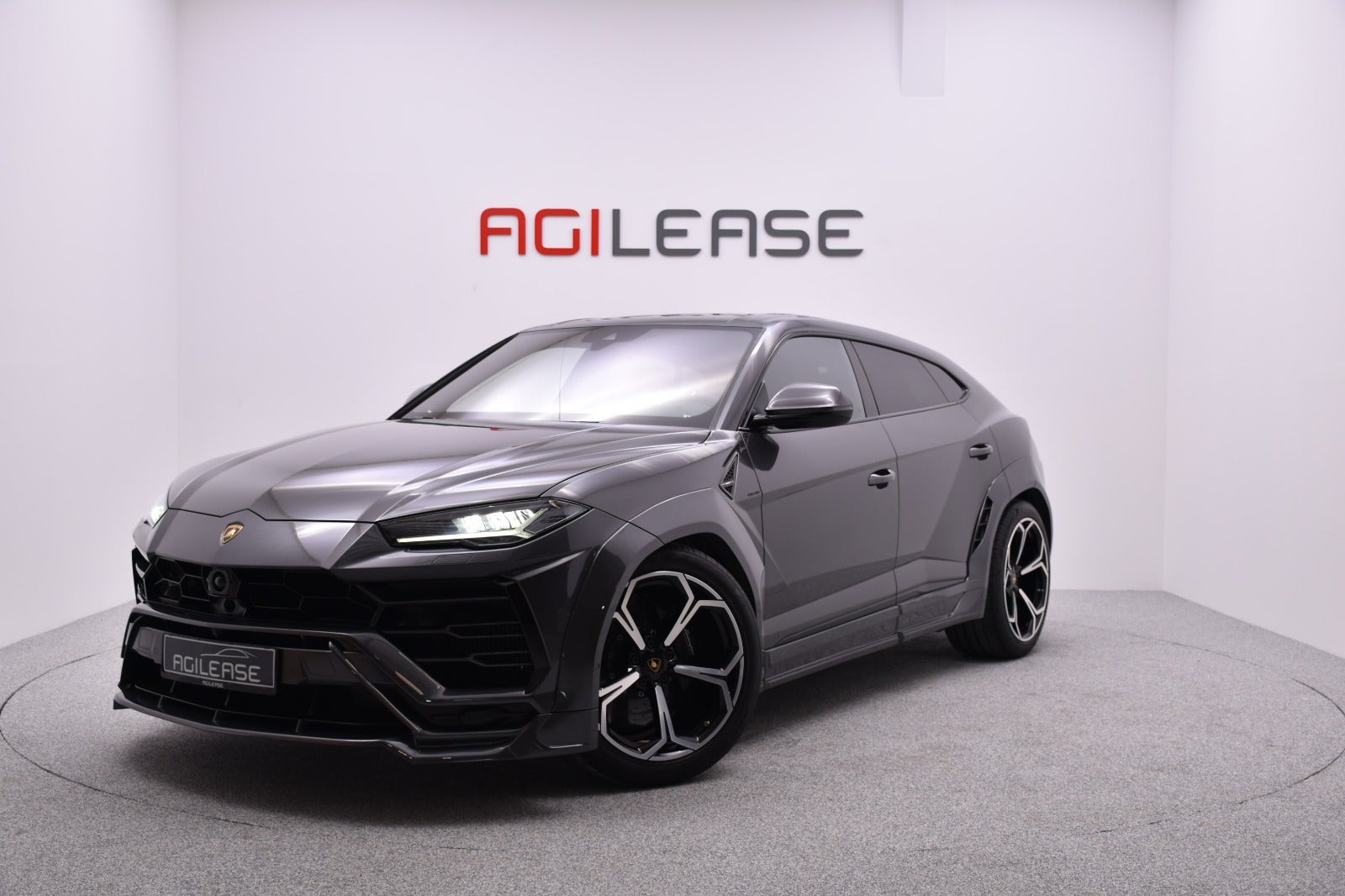 flexleasing-lamborghini-urus-40-5d-findleasing