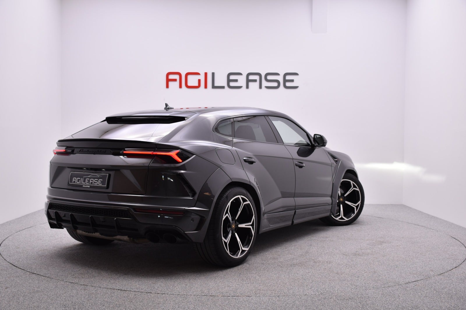 flexleasing-lamborghini-urus-40-5d-findleasing