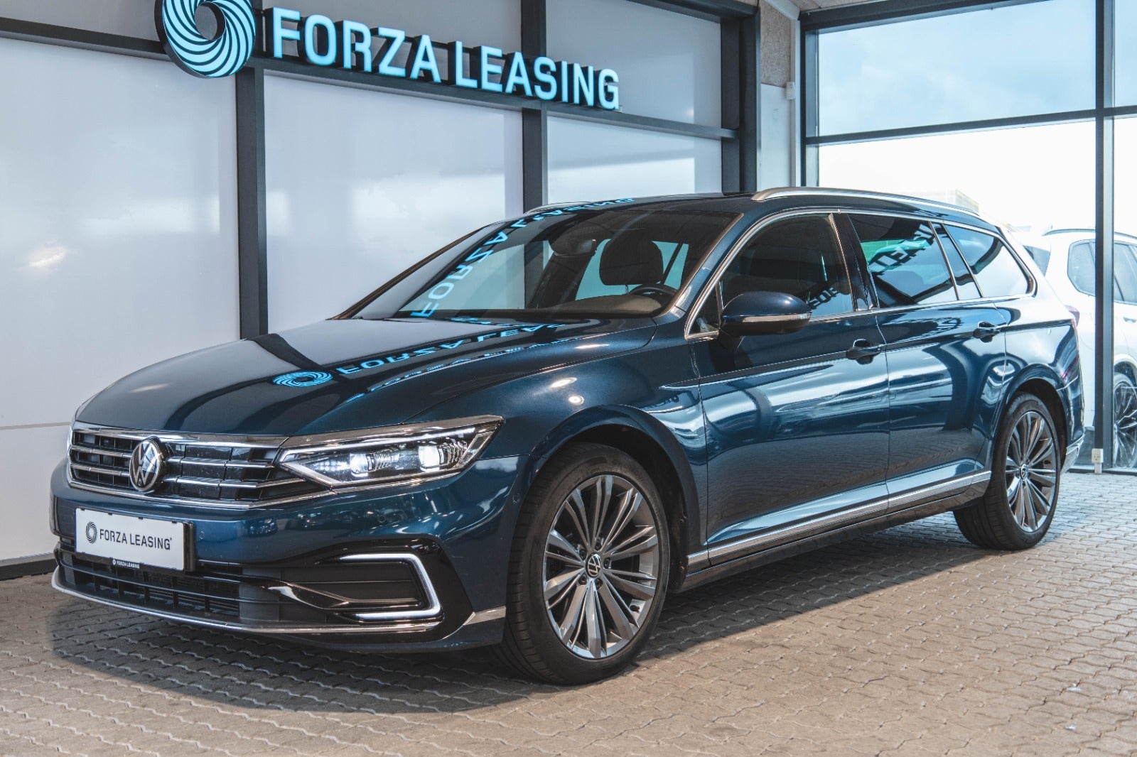 flexleasing-vw-passat-14-gte-high-variant-dsg-5d-findleasing