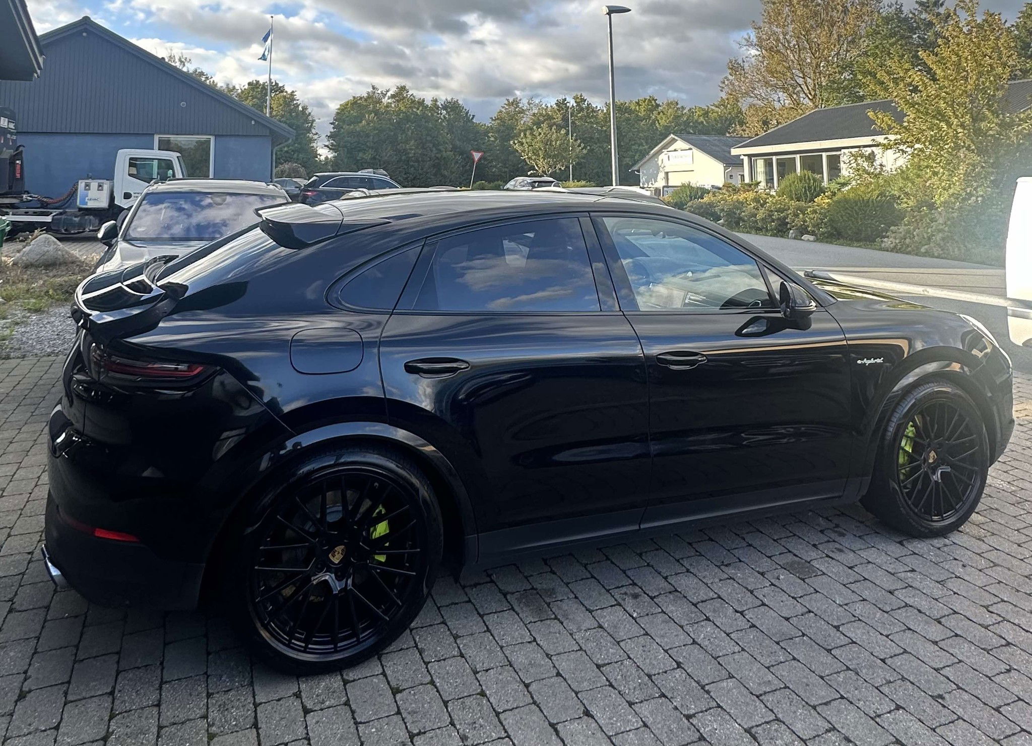 flexleasing-porsche-cayenne-s-iii-coupe-30-v6-462-hk-e-hybrid-4x4-tiptronic-s-findleasing