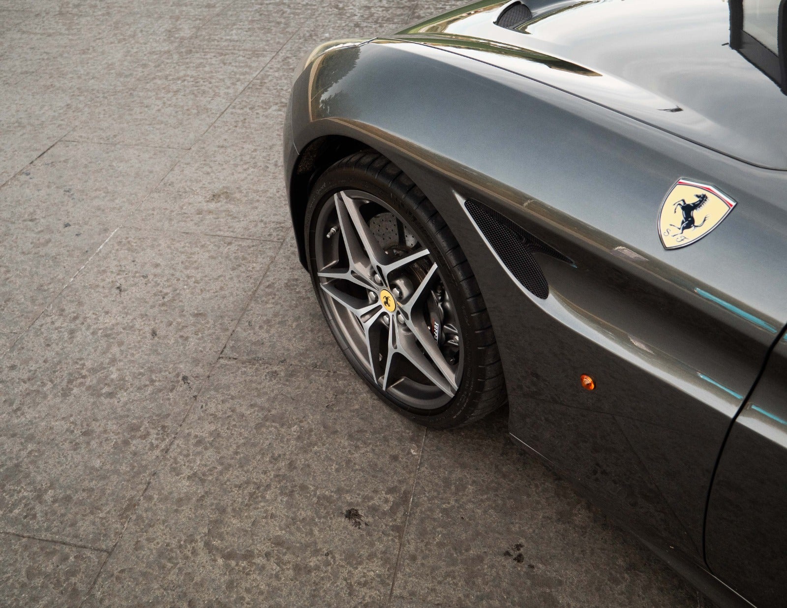 flexleasing-ferrari-california-t-39-handling-speciale-2d-findleasing