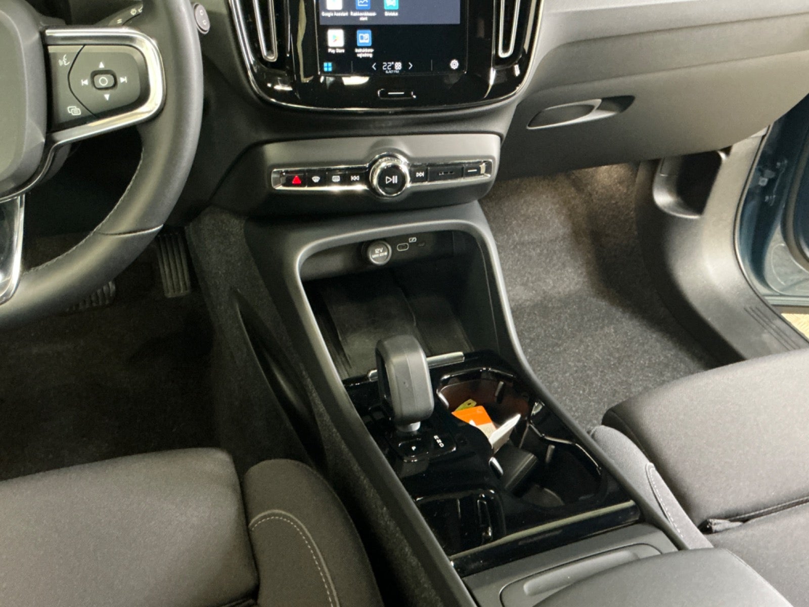 flexleasing-volvo-xc40-p6-recharge-core-5d-findleasing