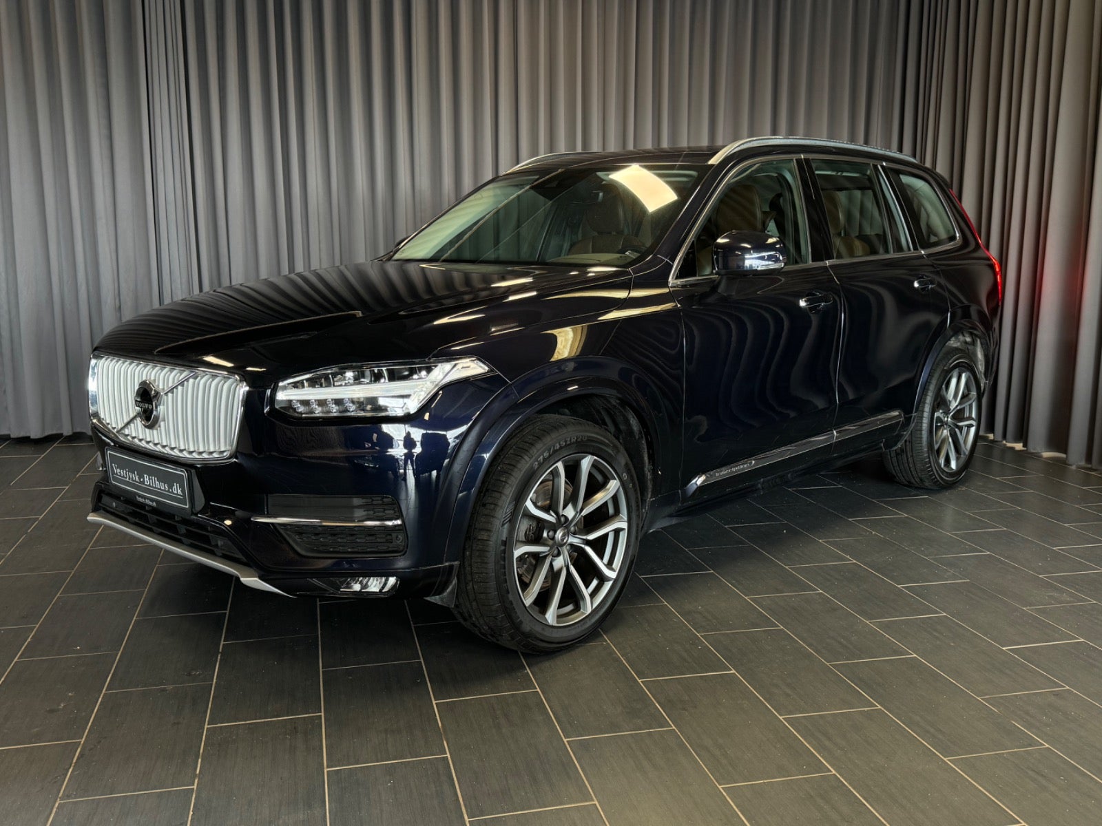 flexleasing-volvo-xc90-20-b5-235-inscription-aut-awd-7prs-5d-findleasing