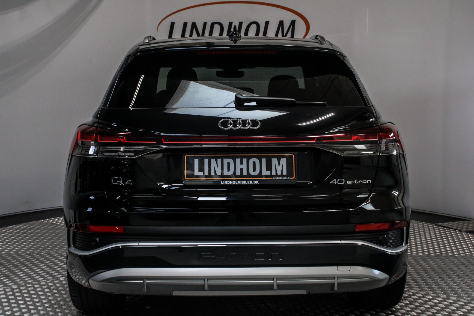 flexleasing-audi-q4-e-tron-40-attitude-s-line-5d-findleasing