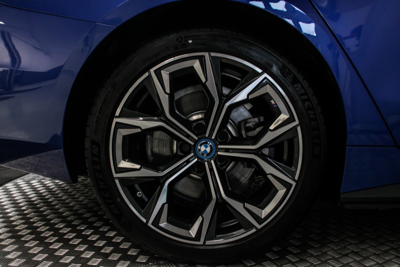 flexleasing-bmw-i4-edrive40-m-sport-5d-findleasing