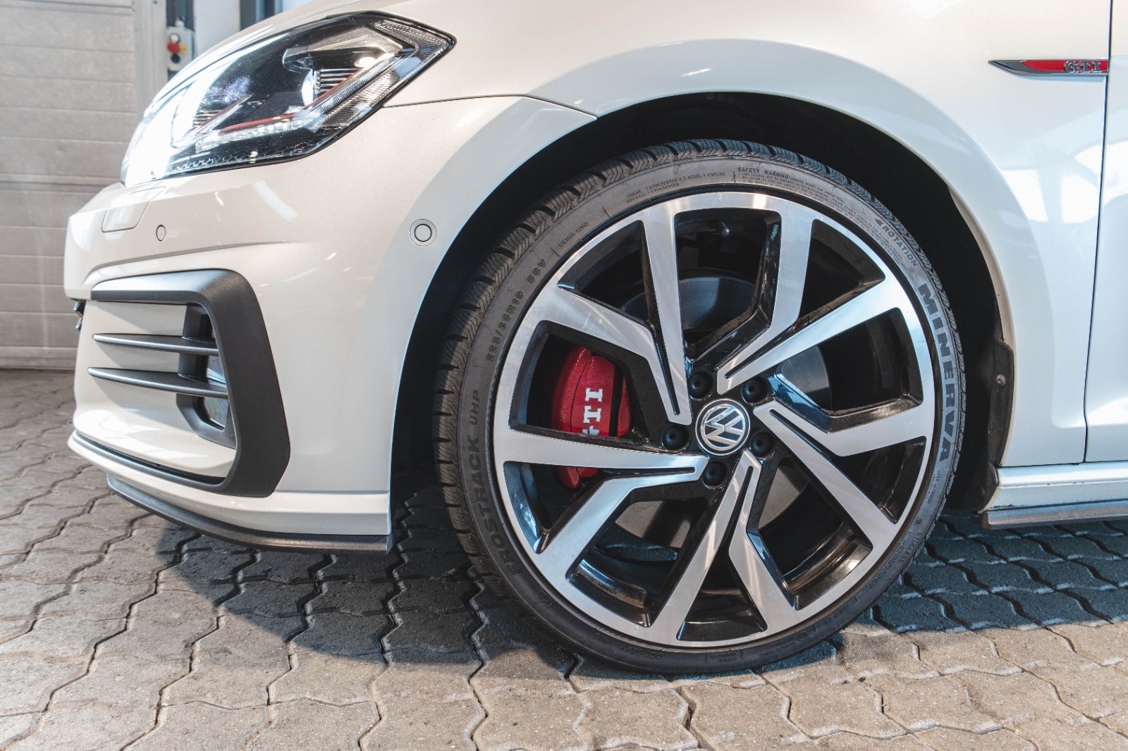 flexleasing-vw-golf-vii-20-gti-performance-dsg-5d-findleasing