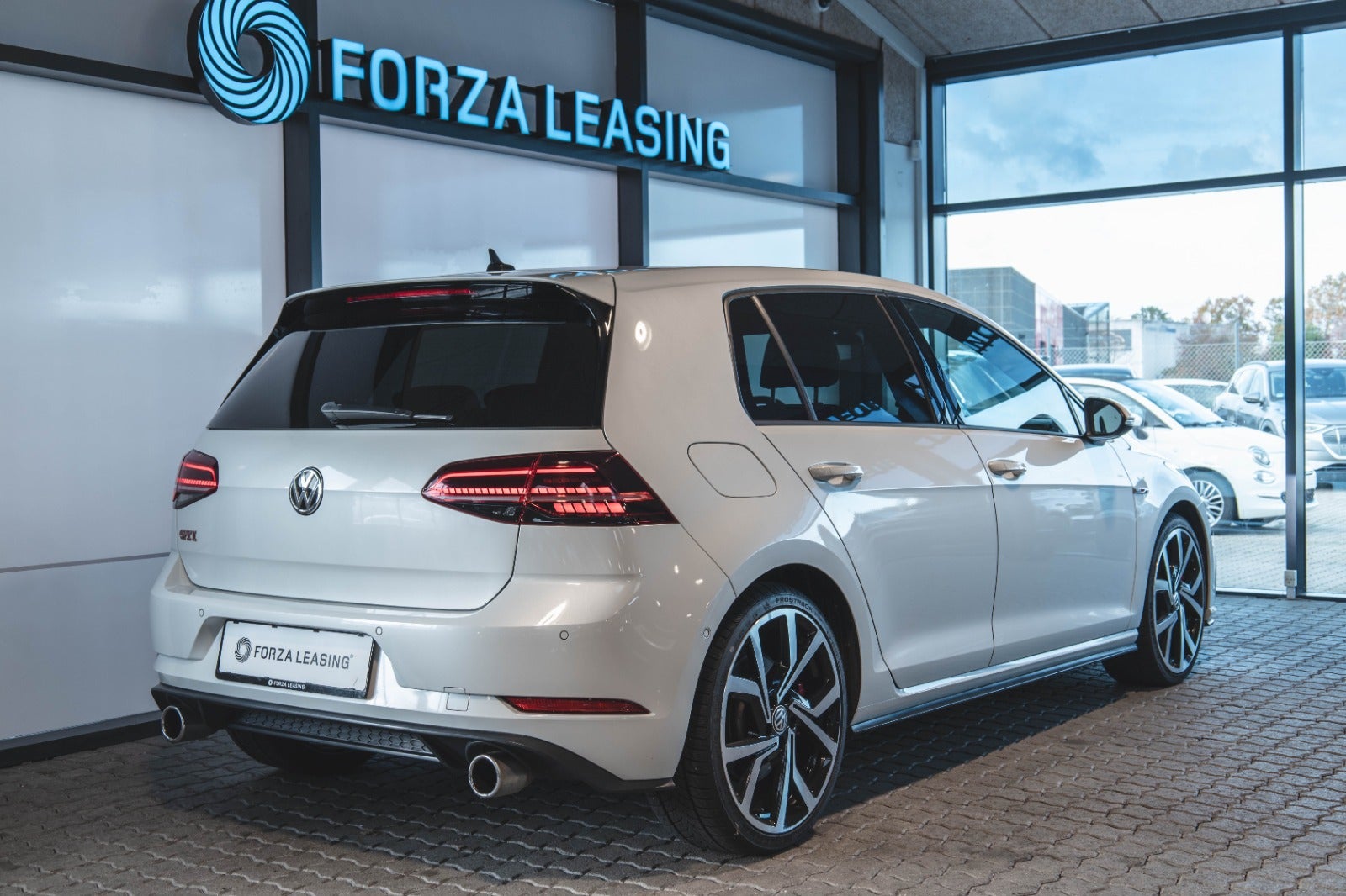 flexleasing-vw-golf-vii-20-gti-performance-dsg-5d-findleasing