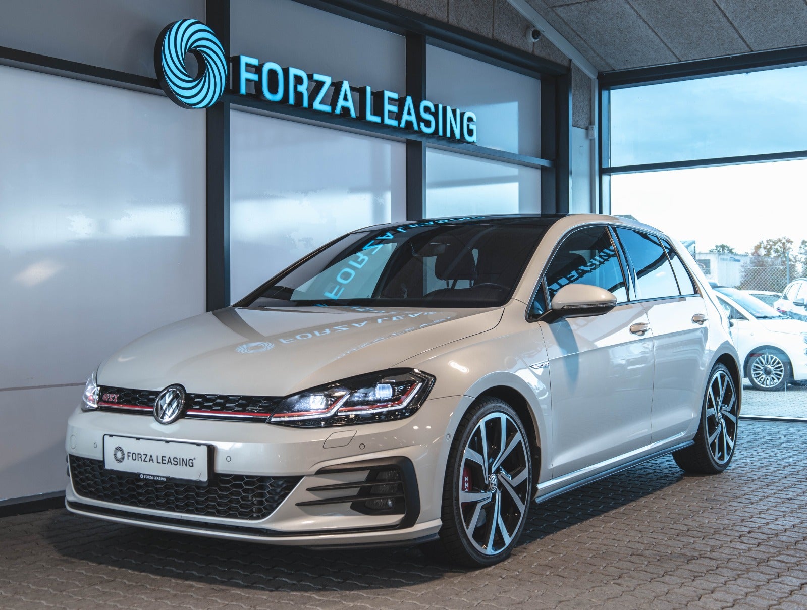 flexleasing-vw-golf-vii-20-gti-performance-dsg-5d-findleasing