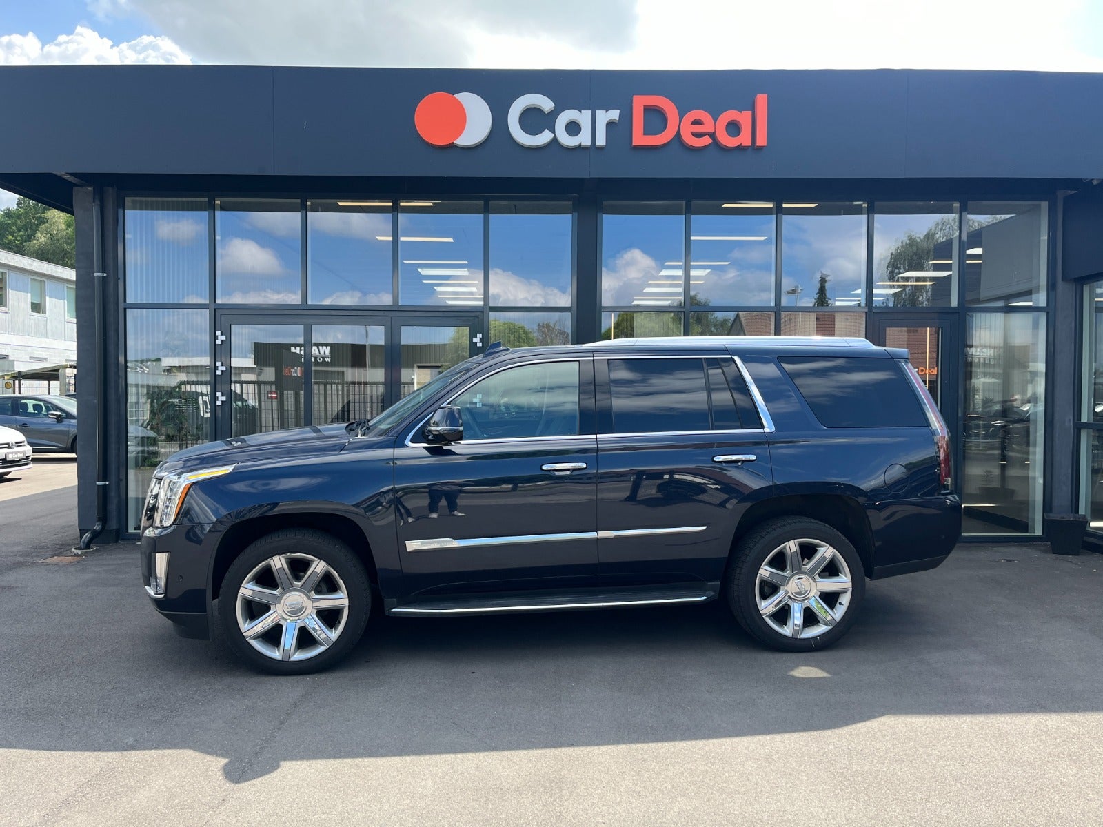 flexleasing-cadillac-escalade-62-v8-luxury-aut-5d-findleasing