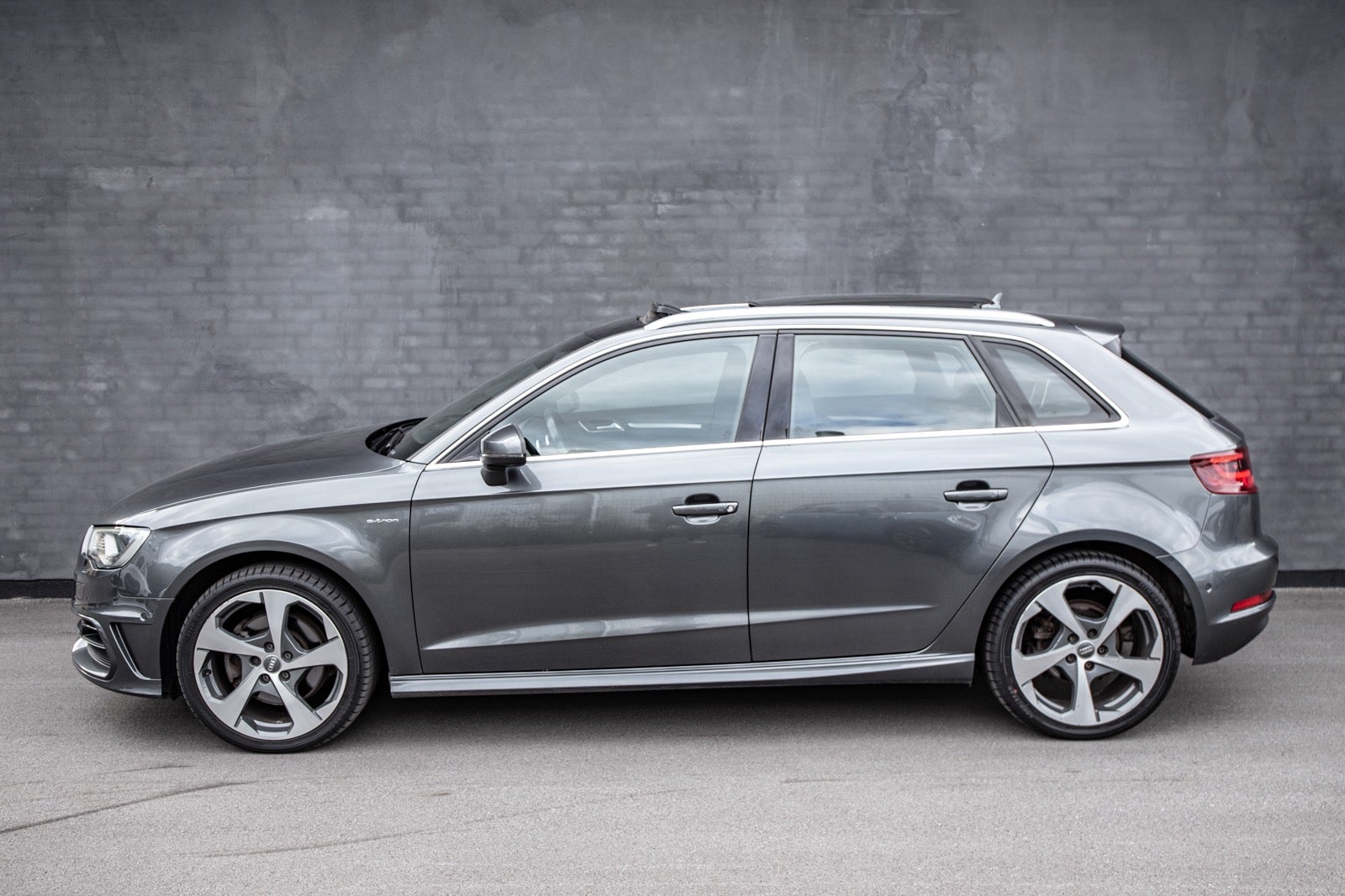 flexleasing-audi-a3-14-e-tron-s-line-sportback-s-tr-5d-findleasing