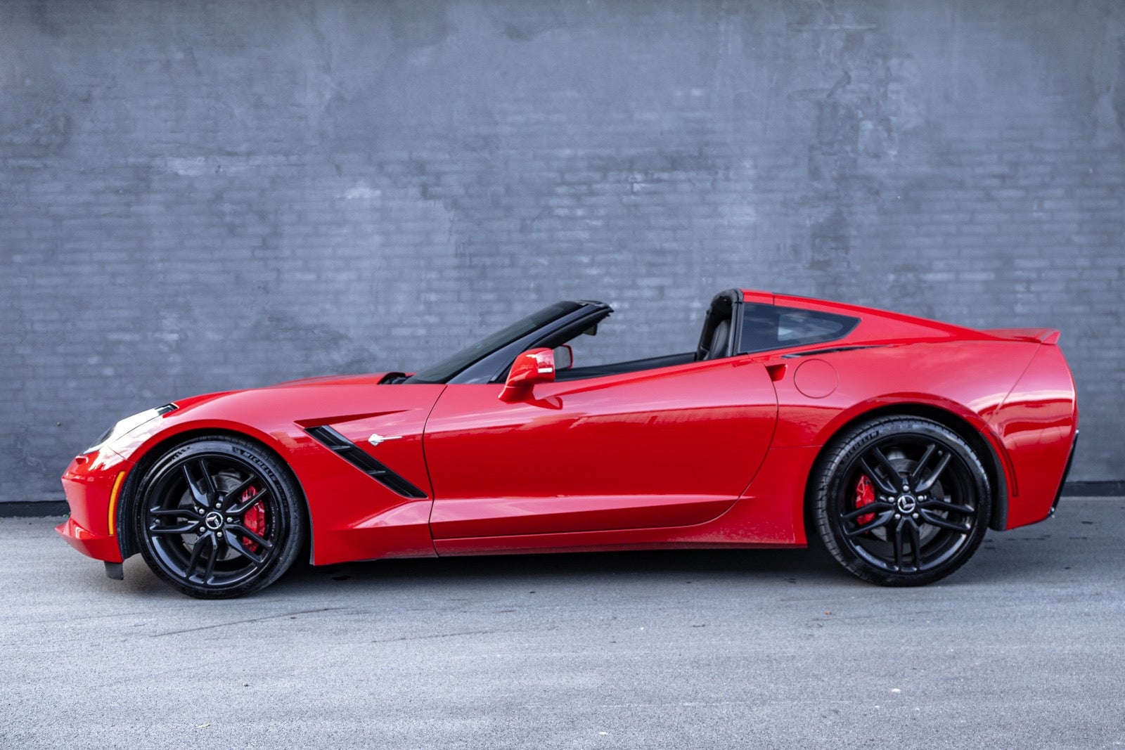 flexleasing-chevrolet-corvette-62-stingray-convertible-2d-findleasing