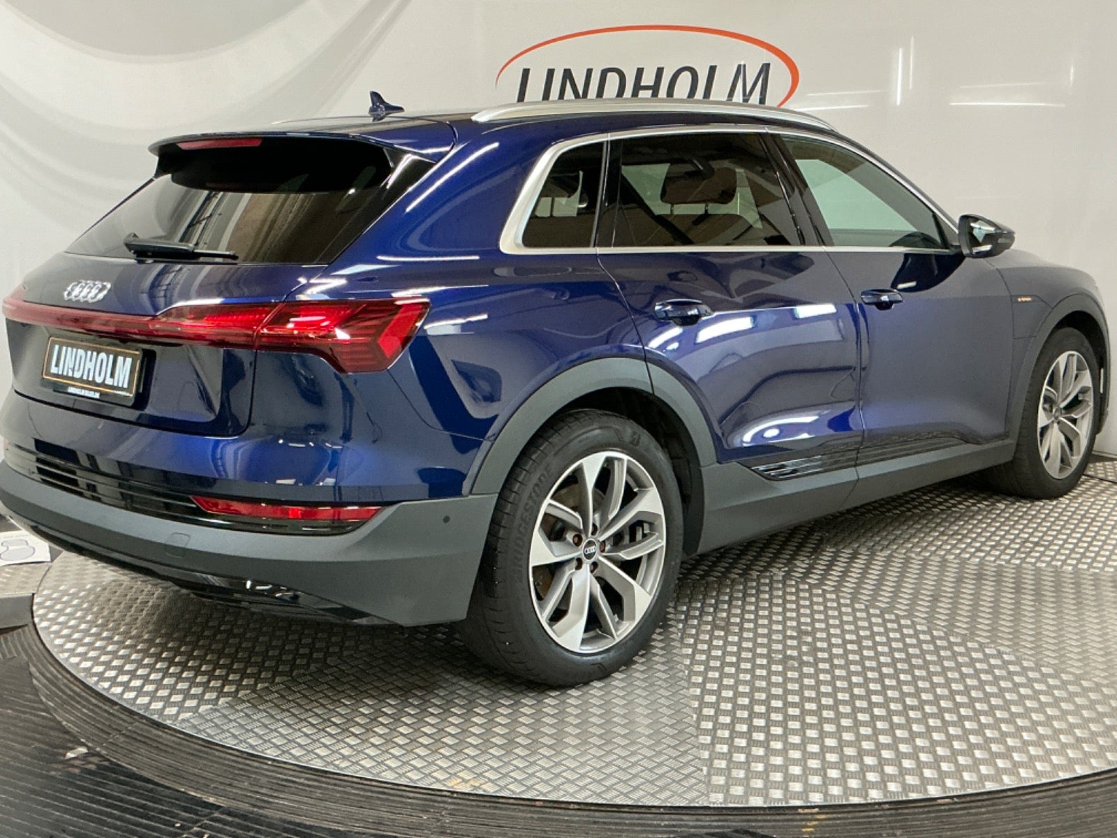 flexleasing-audi-e-tron-55-s-line-quattro-5d-findleasing