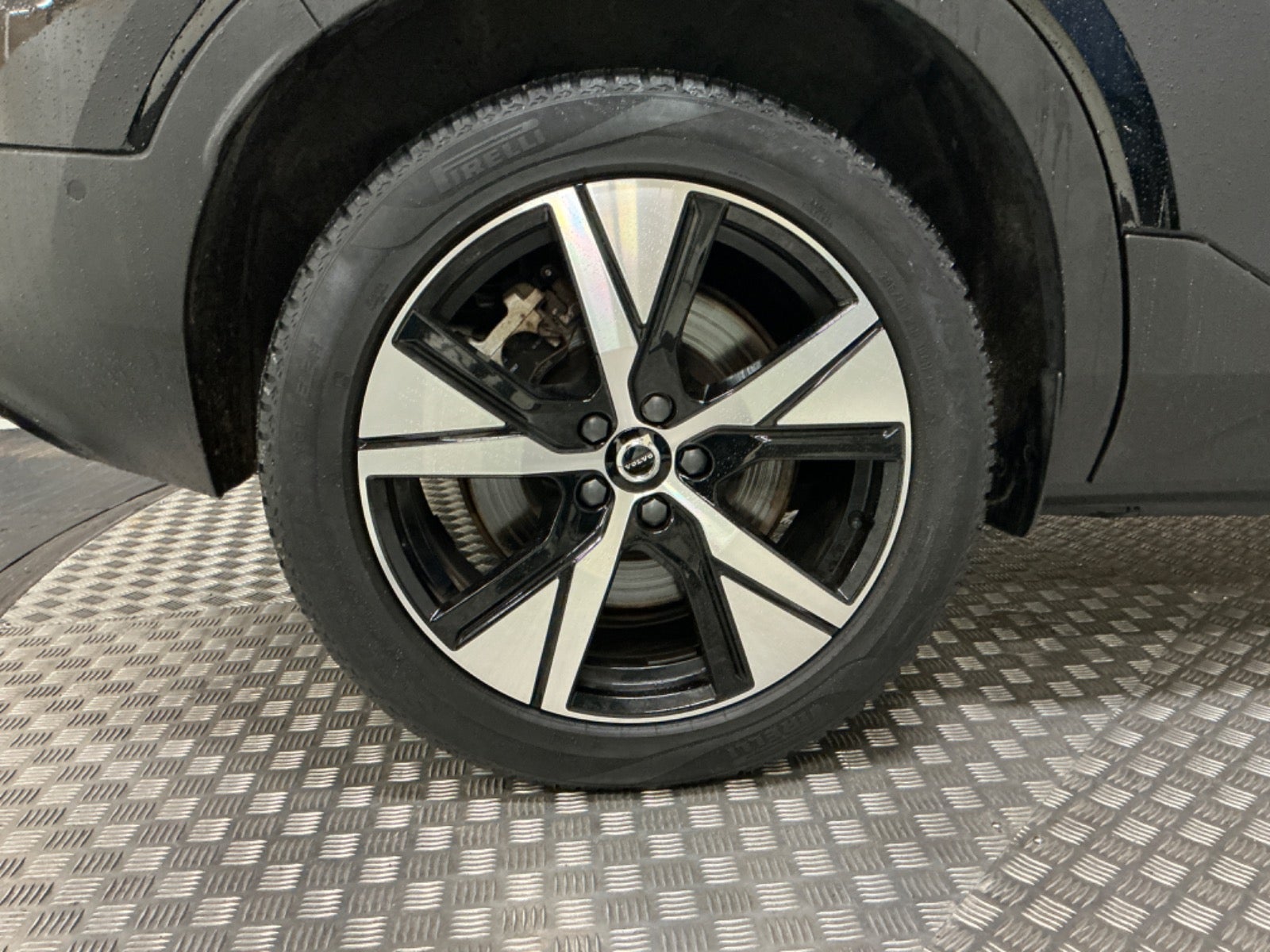 flexleasing-volvo-xc40-p8-recharge-twin-pro-5d-findleasing