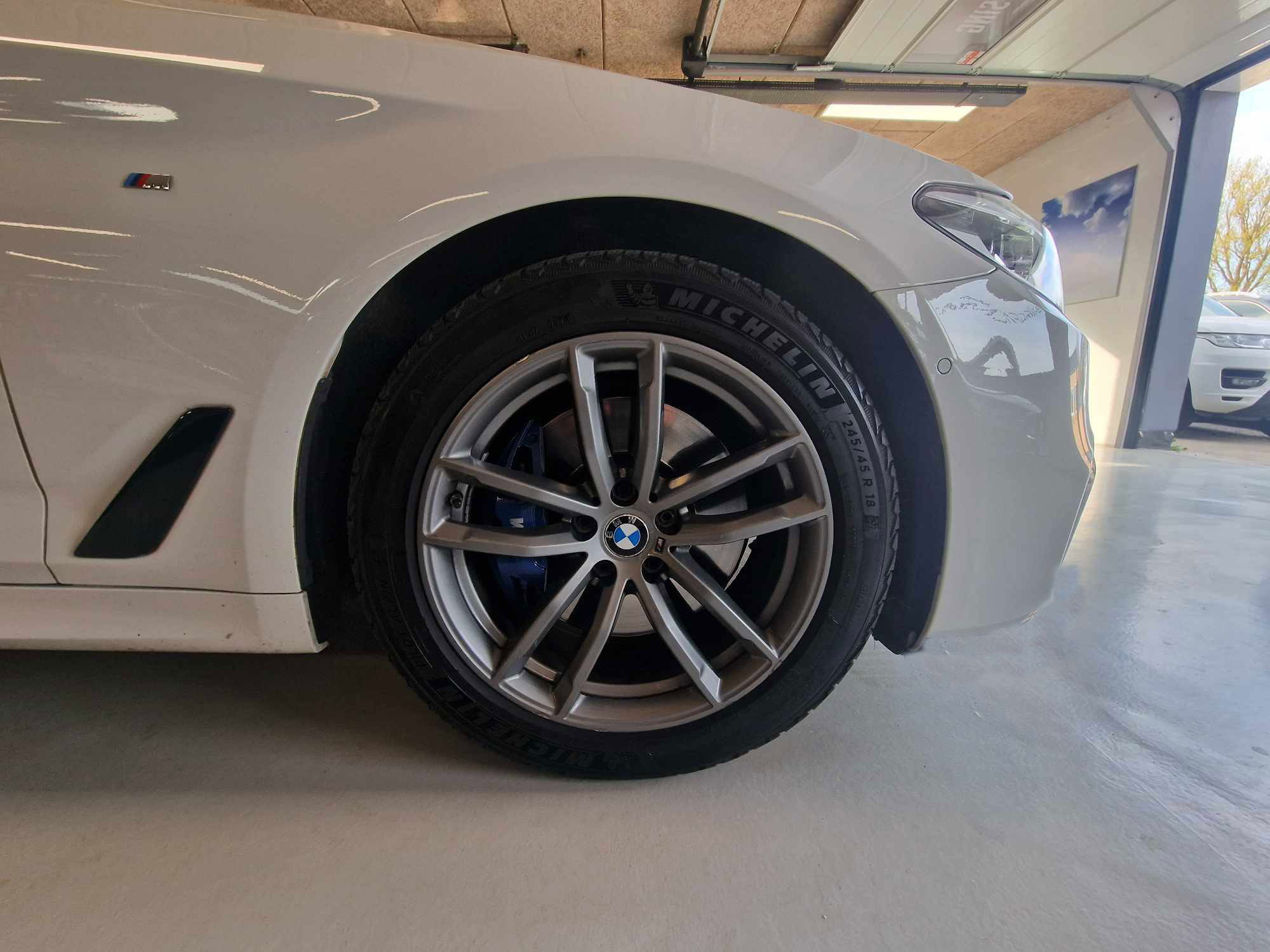 flexleasing-bmw-530d-touring-m-sport-med-265-hk-findleasing