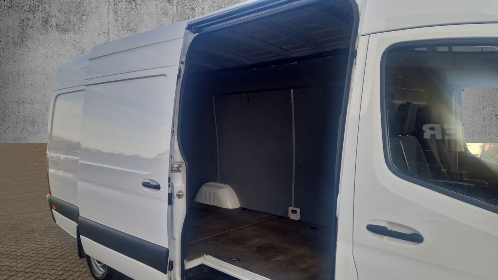 flexleasing-mercedes-sprinter-317-20-cdi-a3-kassevogn-aut-rwd-findleasing