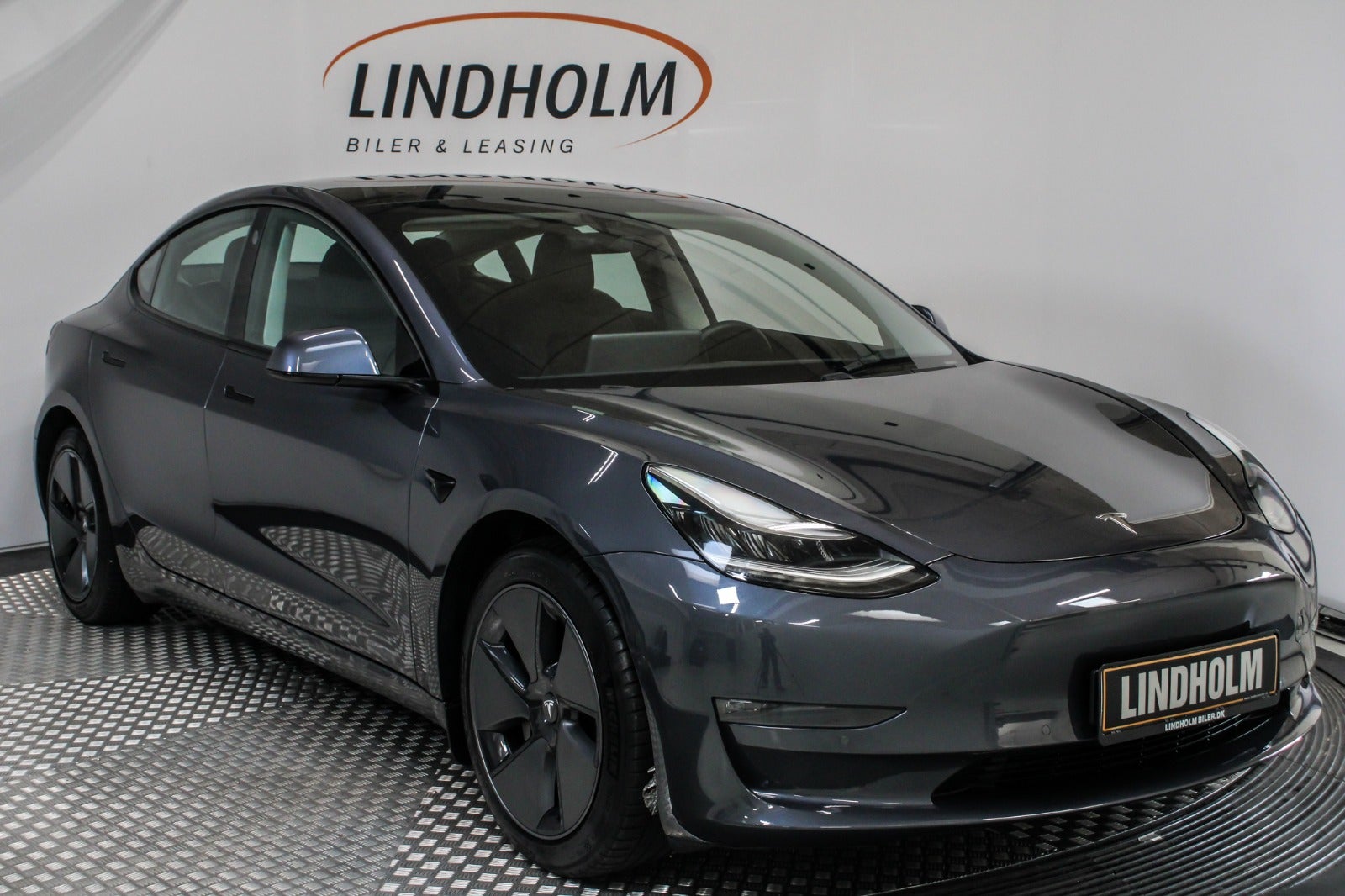 flexleasing-tesla-model-3-long-range-awd-4d-findleasing