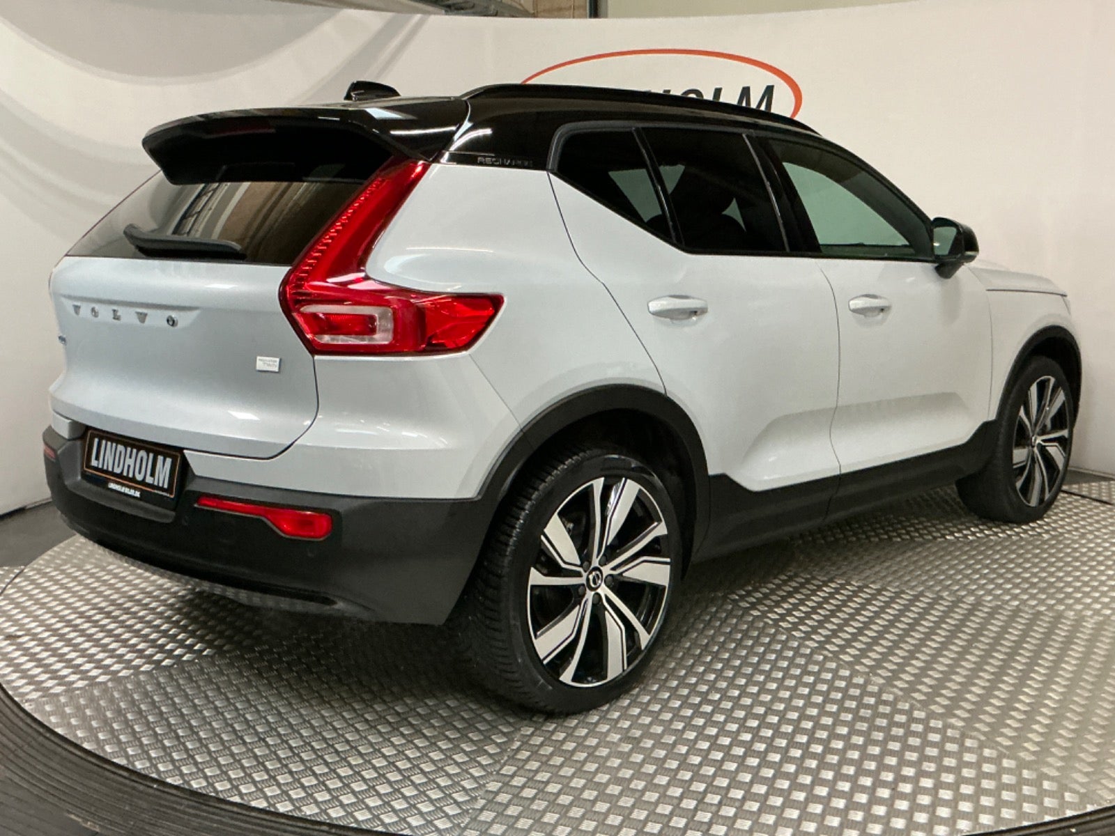 flexleasing-volvo-xc40-p8-recharge-twin-pro-5d-findleasing