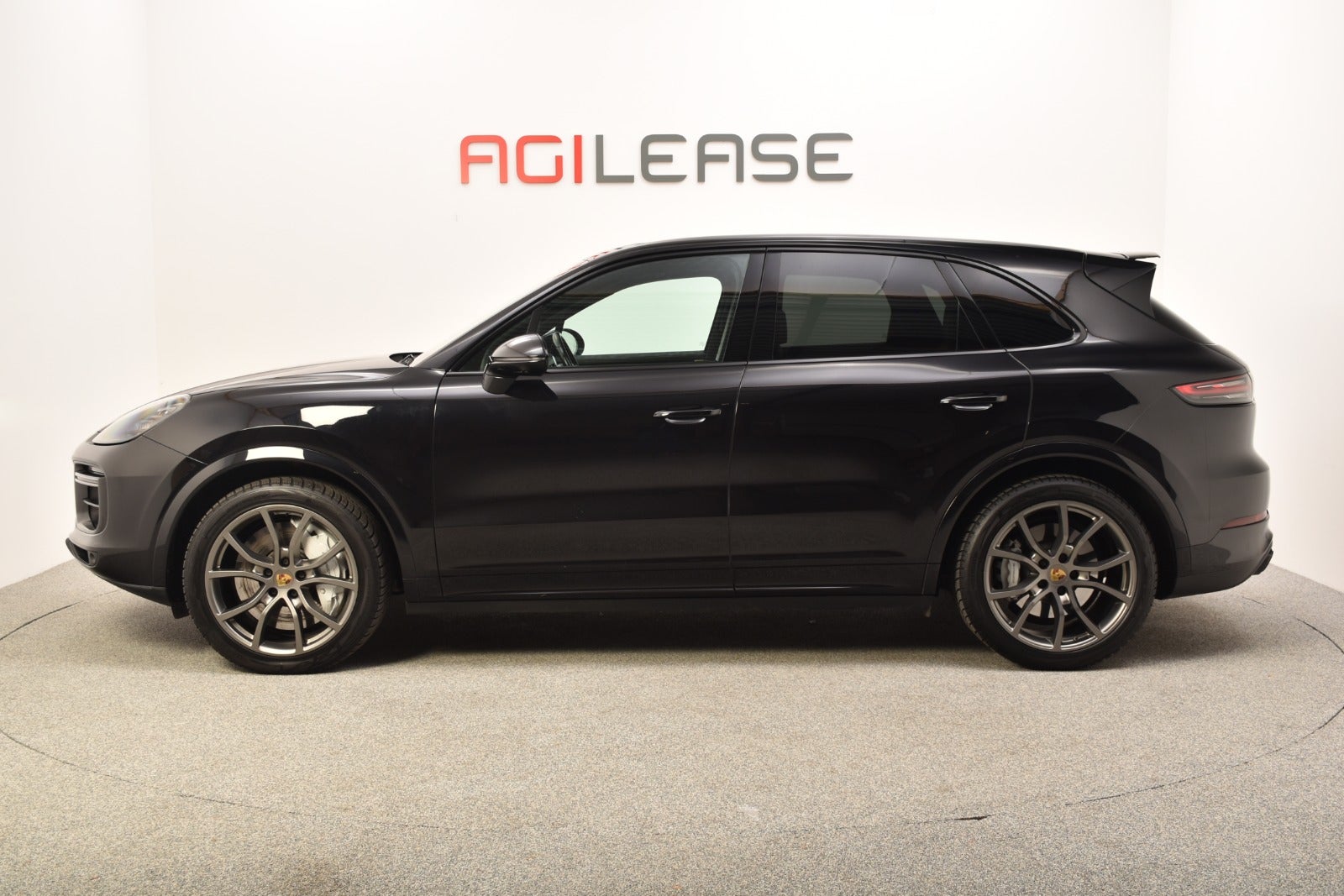 flexleasing-porsche-cayenne-turbo-40-tiptr-5d-findleasing