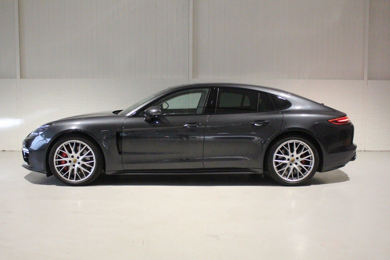 flexleasing-porsche-panamera-gts-40-pdk-5d-findleasing