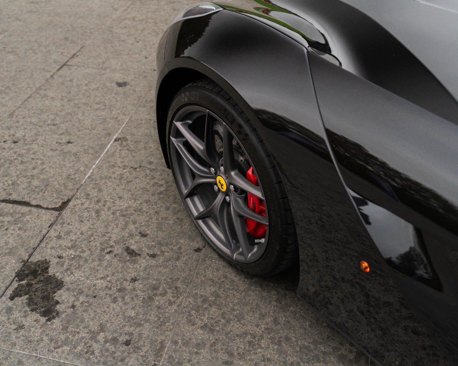 flexleasing-ferrari-195-f12berlinetta-63-2d-findleasing