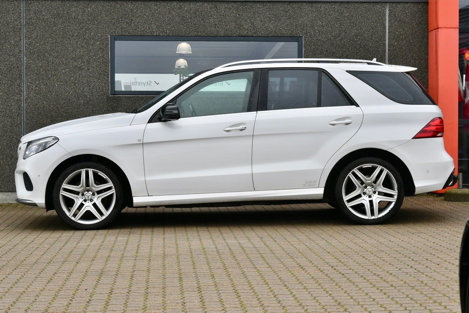 flexleasing-mercedes-gle350-d-30-amg-line-aut-4matic-van-5d-findleasing