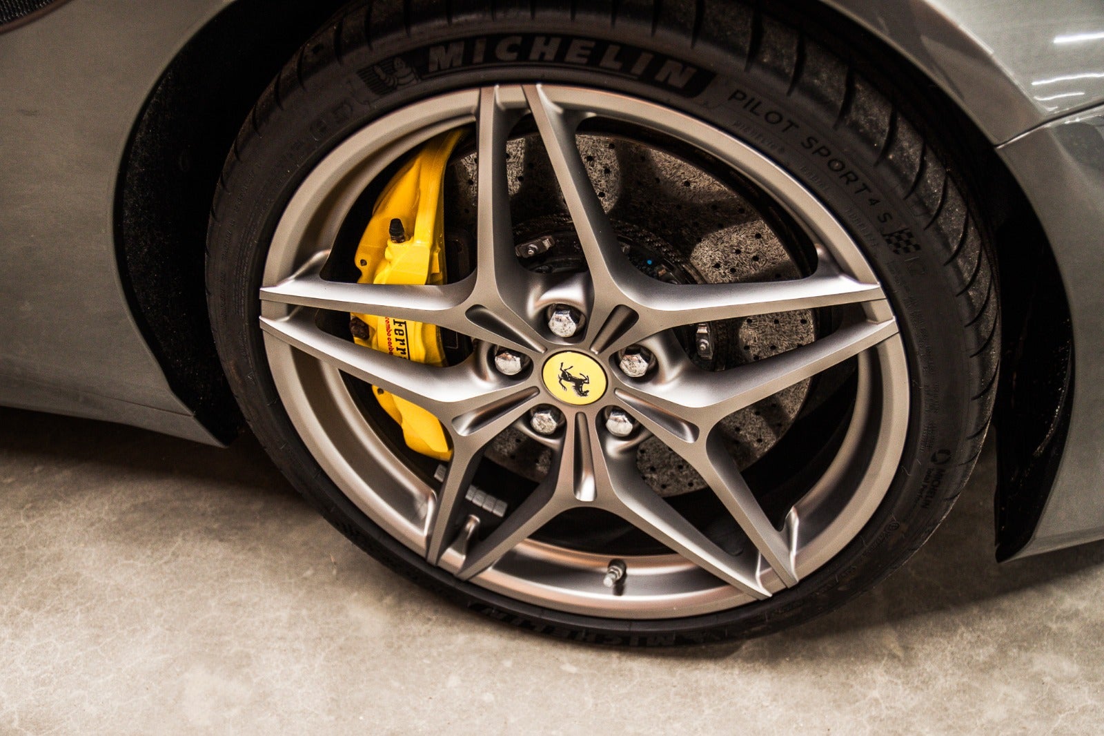 flexleasing-ferrari-california-t-39-handling-speciale-f1-2d-findleasing