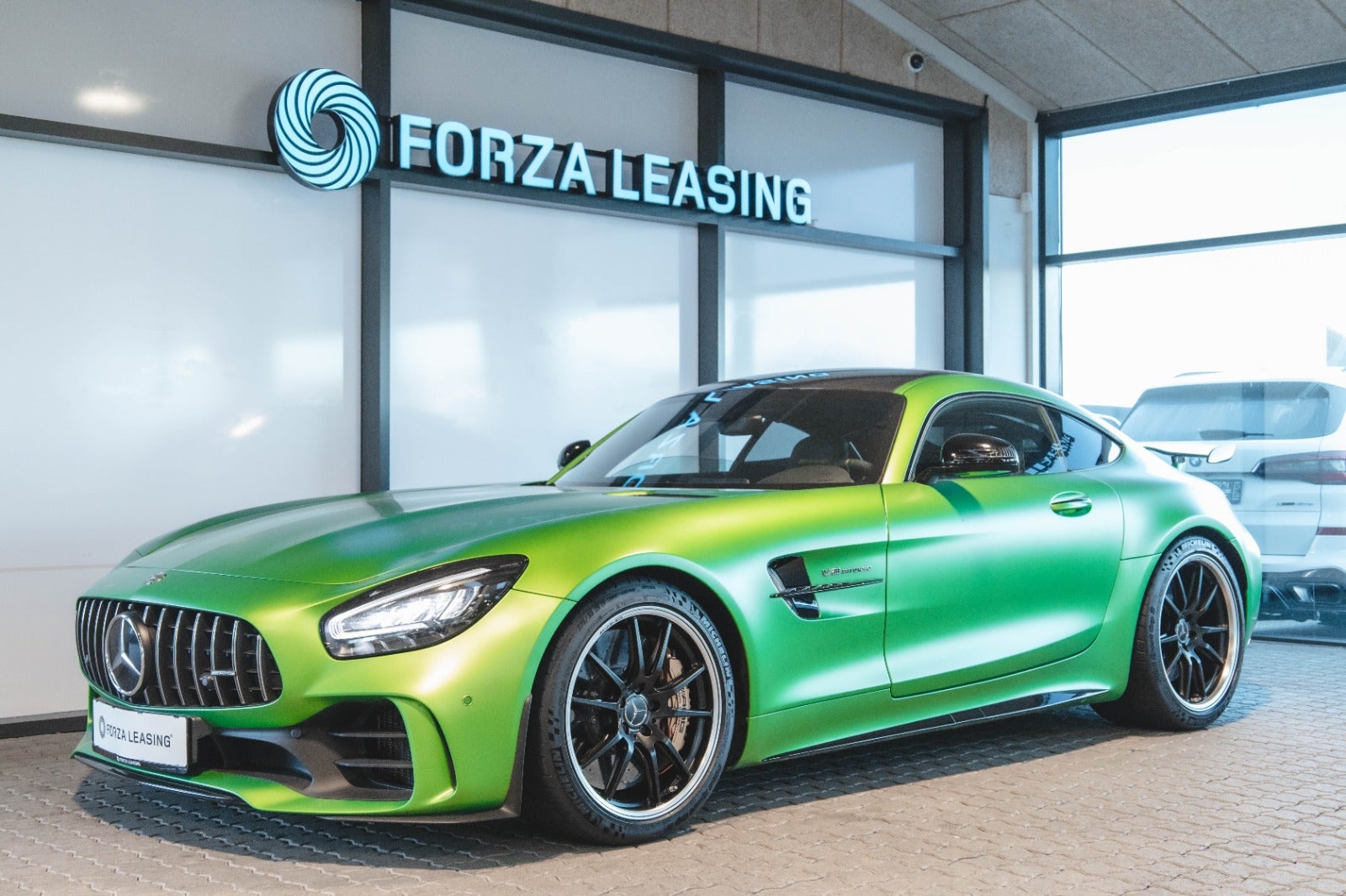 flexleasing-mercedes-amg-gt-r-40-aut-2d-findleasing