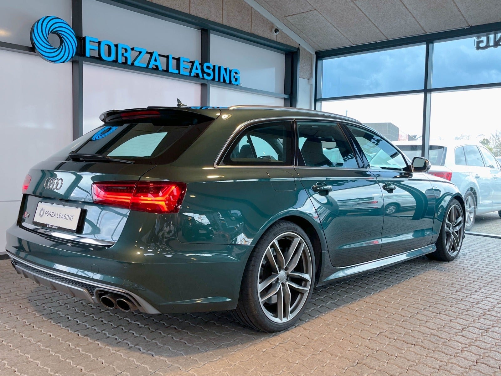 flexleasing-audi-s6-40-tfsi-avant-quattro-s-tr-5d-findleasing