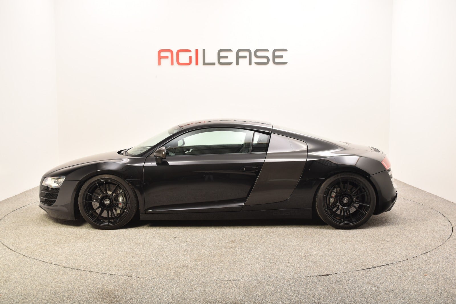 flexleasing-audi-r8-42-fsi-coupe-quattro-r-tr-2d-findleasing