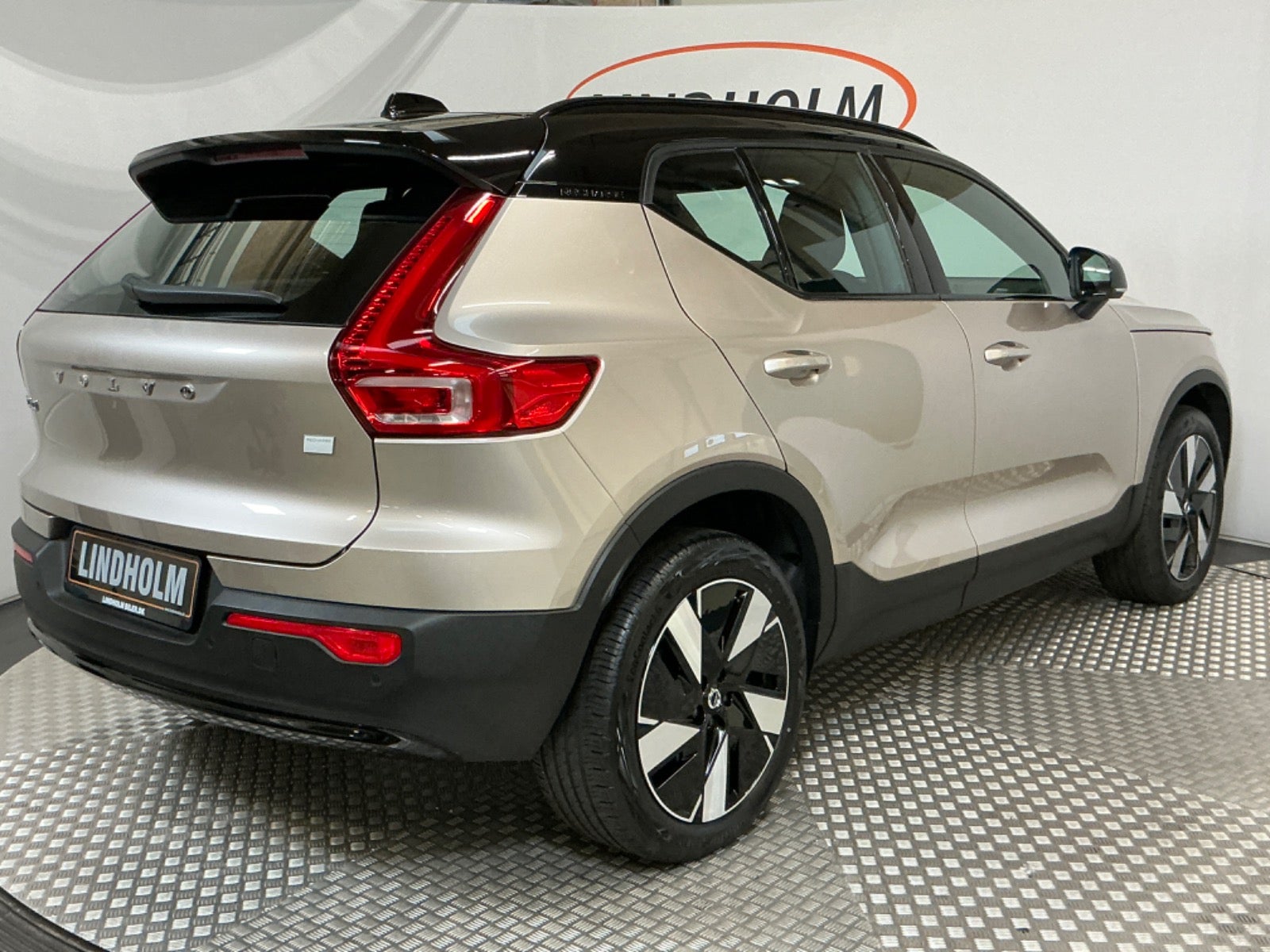 flexleasing-volvo-xc40-recharge-extended-range-plus-5d-findleasing