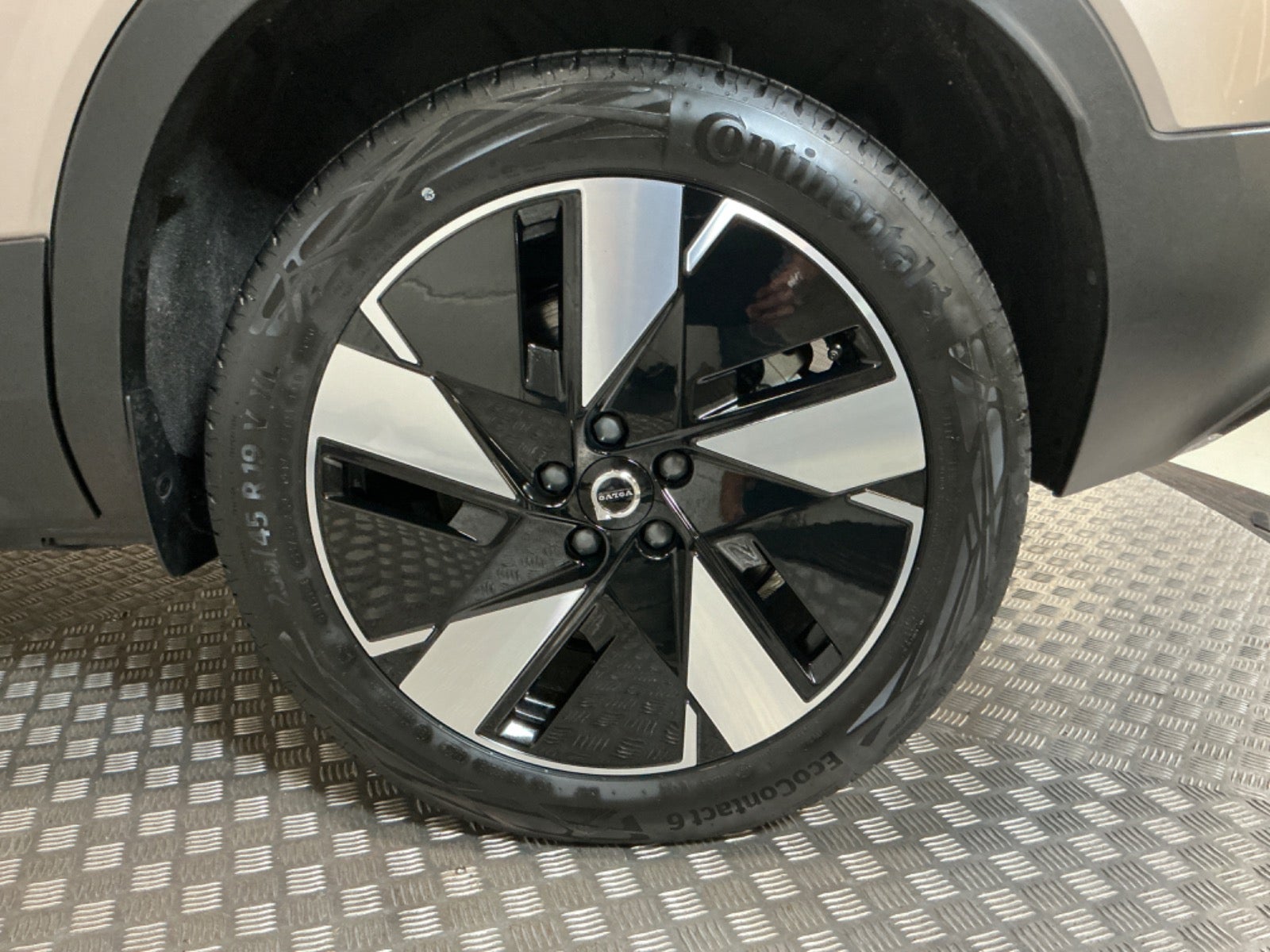 flexleasing-volvo-xc40-recharge-extended-range-plus-5d-findleasing