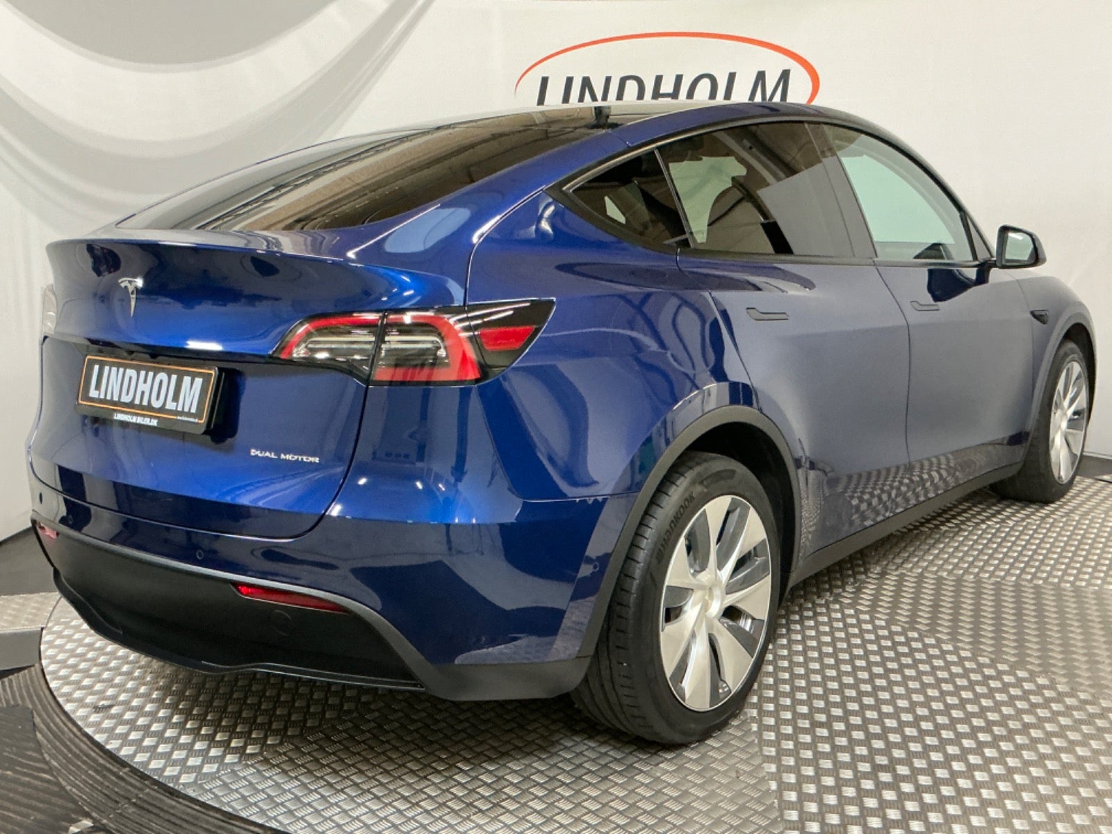 flexleasing-tesla-model-y-long-range-awd-5d-findleasing