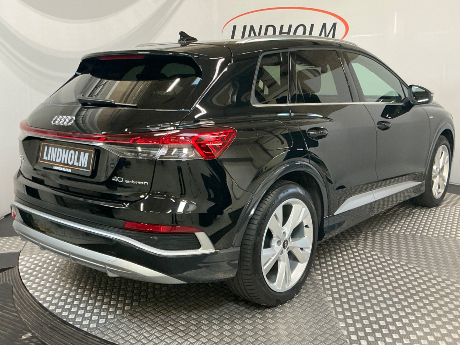 flexleasing-audi-q4-e-tron-40-attitude-s-line-5d-findleasing