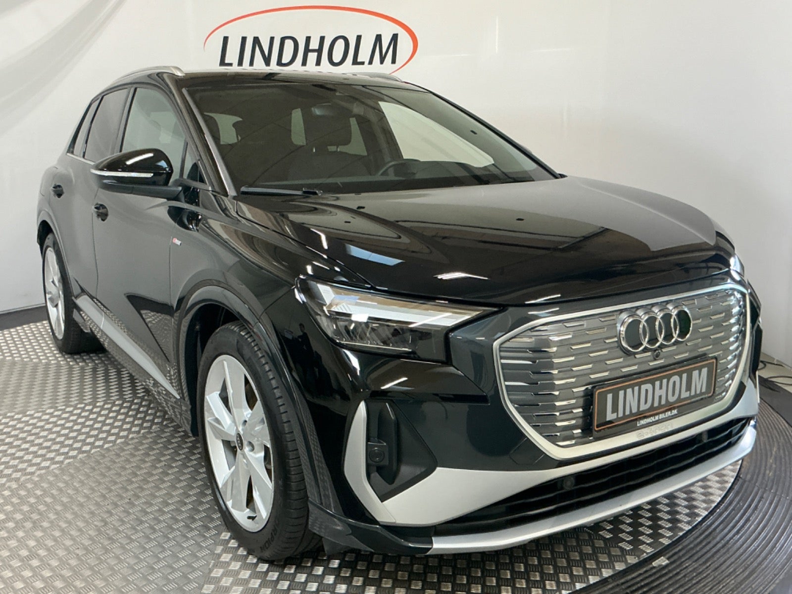 flexleasing-audi-q4-e-tron-40-attitude-s-line-5d-findleasing