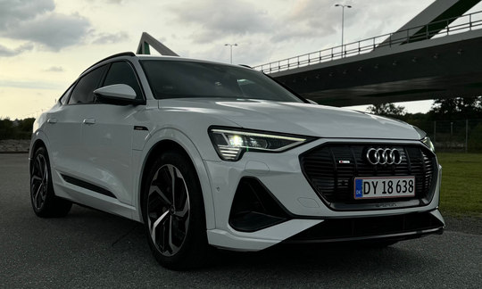 Audi e-tron 55 S-line Sportback quattro 5d