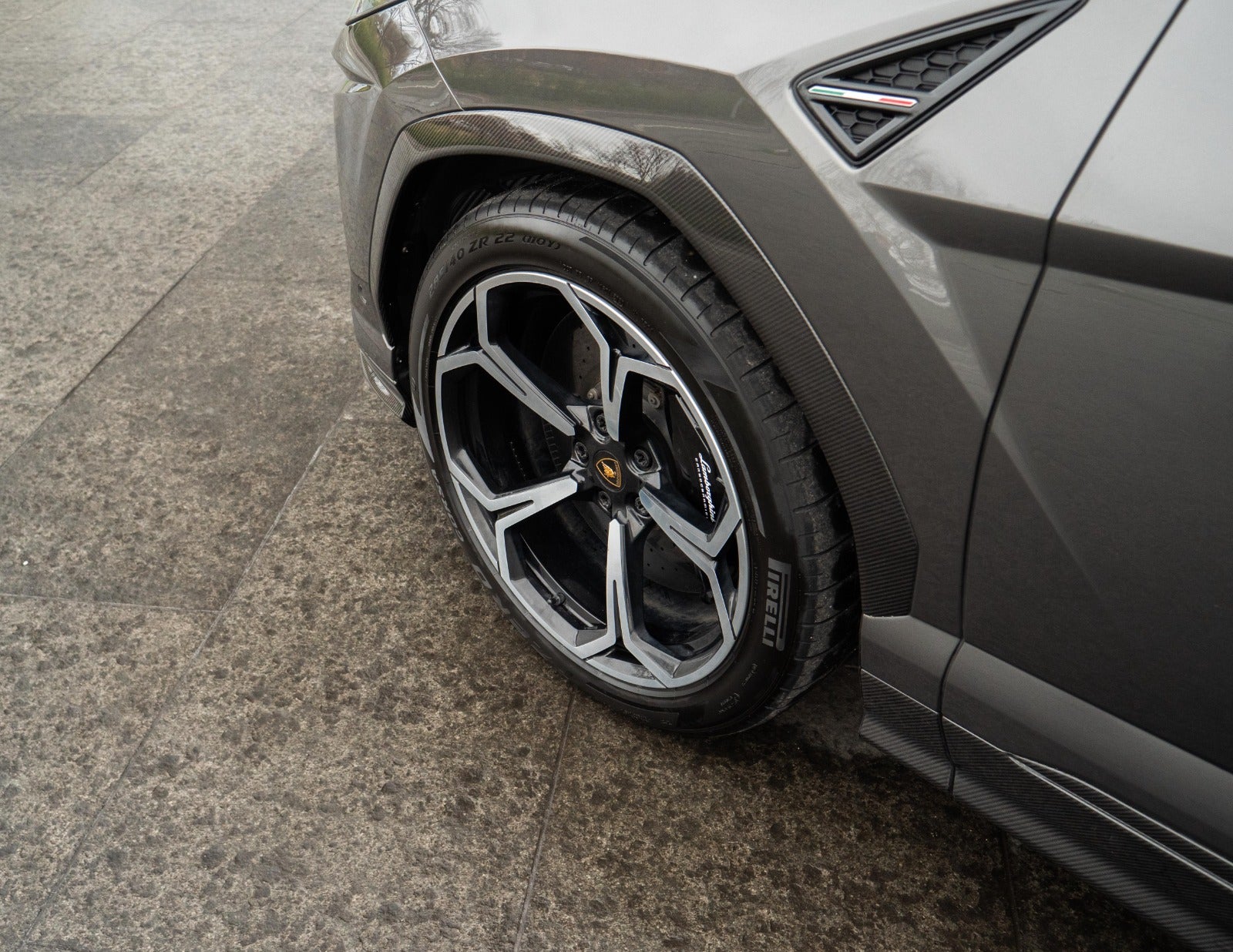 flexleasing-lamborghini-urus-40-5d-findleasing