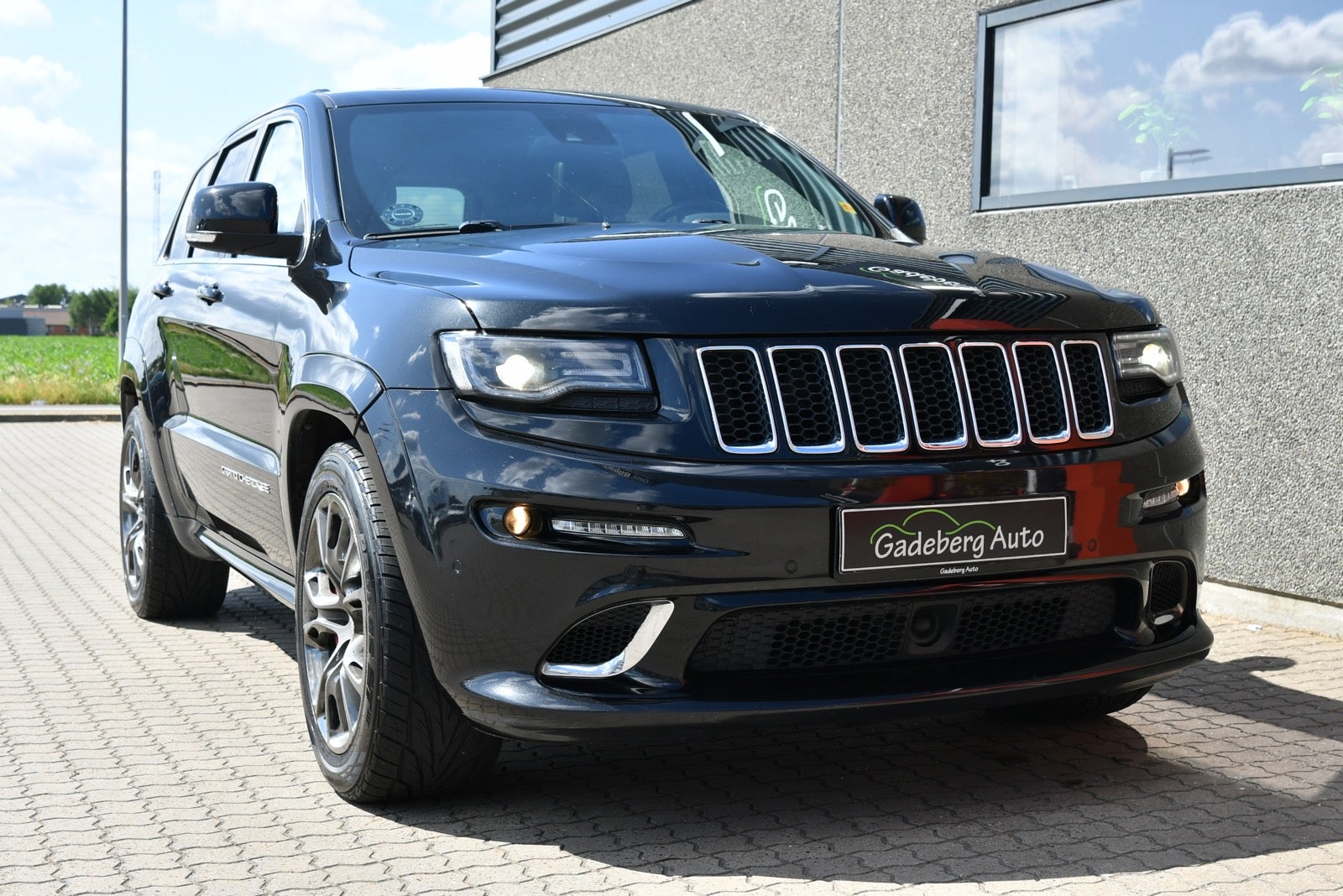 flexleasing-jeep-grand-cherokee-64-srt-8-aut-5d-findleasing