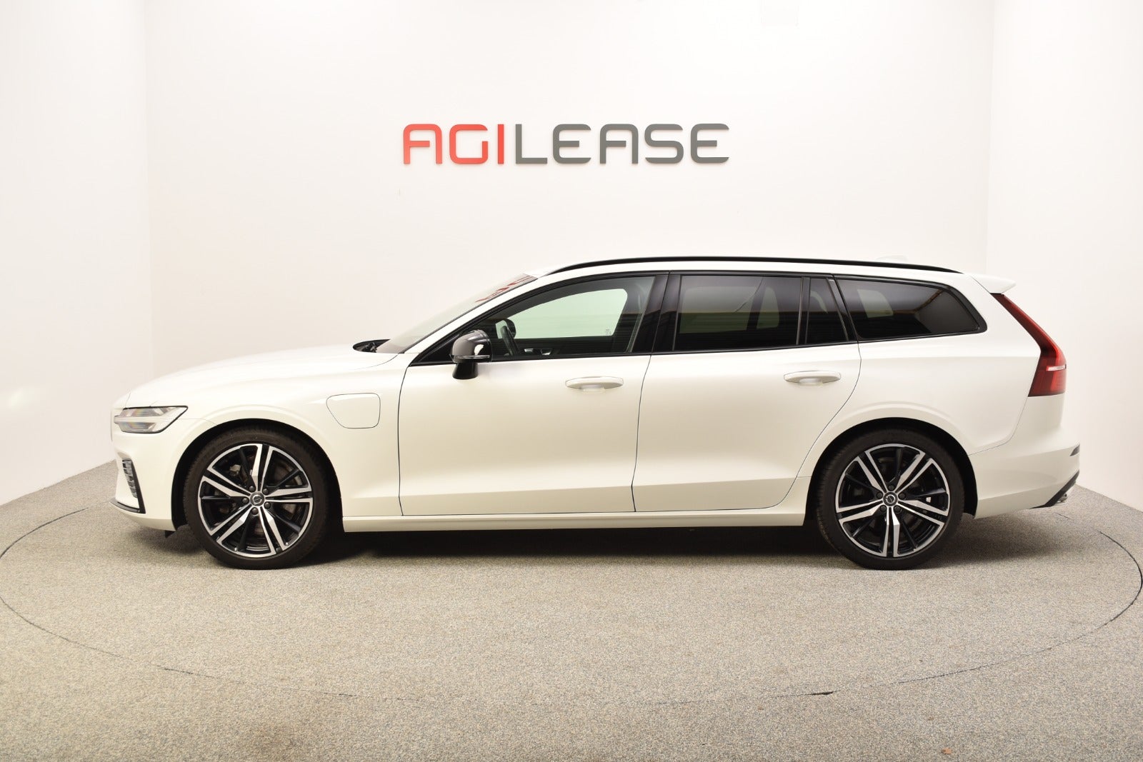 flexleasing-volvo-v60-20-t6-recharge-r-design-aut-awd-5d-findleasing