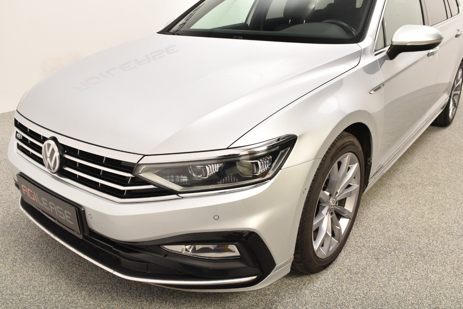 flexleasing-vw-passat-20-tdi-190-r-line-variant-dsg-4motion-5d-findleasing